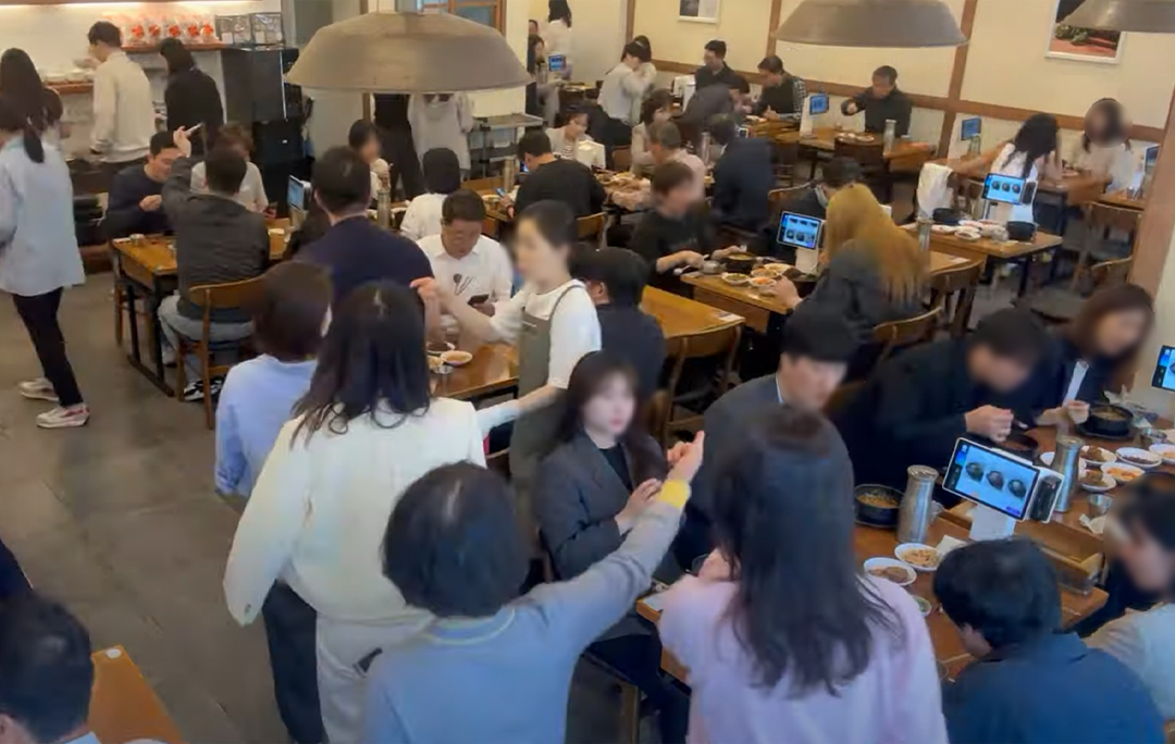 시래정 매장에 손님들이 가득한 모습